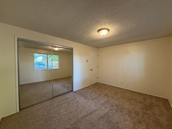 Building Photo - 6374f