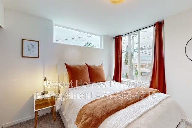 Building Photo - 9219 Linden Ave N