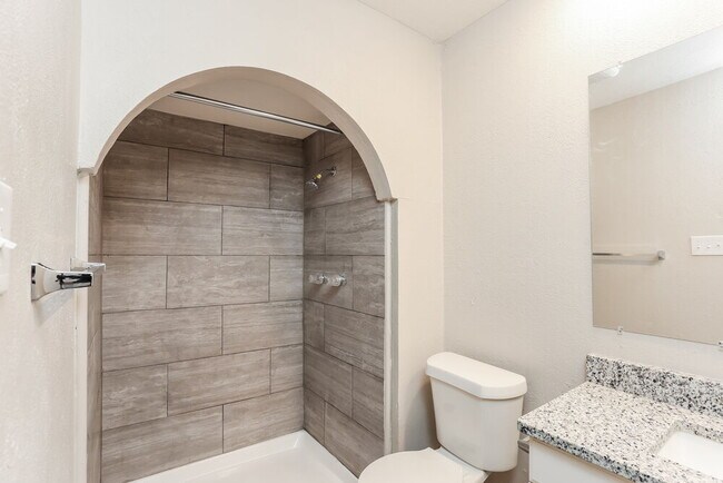 Building Photo - 8714 Miami Dr