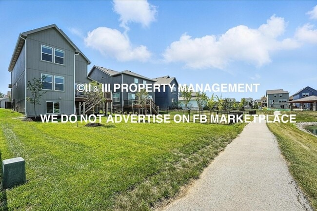 Building Photo - 8733 SW Edgewater Dr