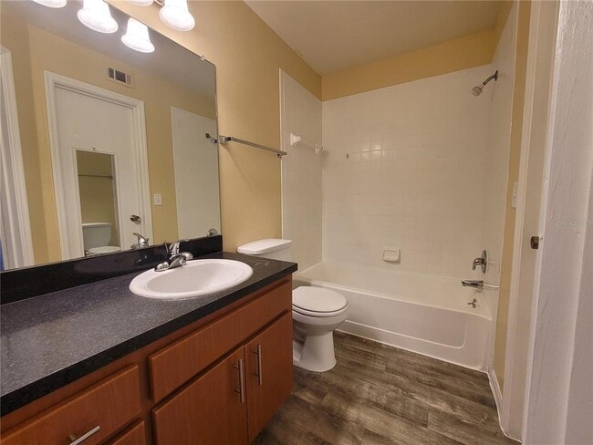 Building Photo - 421 Fountainhead Cir