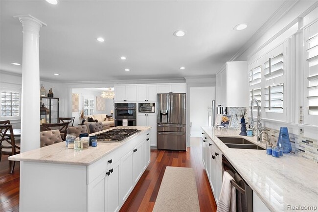 Building Photo - 691 Wallace St