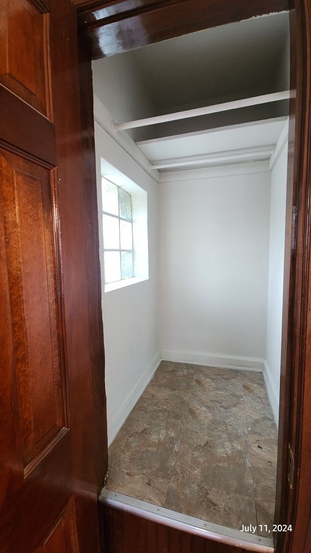 Building Photo - 6328 Sutherland Ave