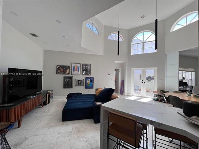 Building Photo - 3070 Allamanda St