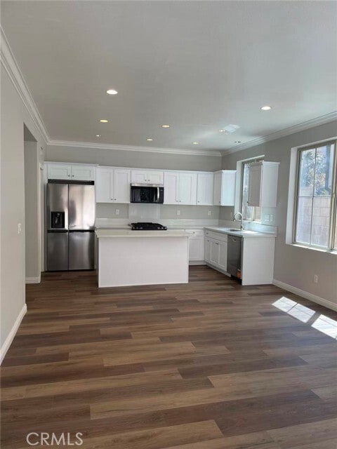 Building Photo - 33 Sable