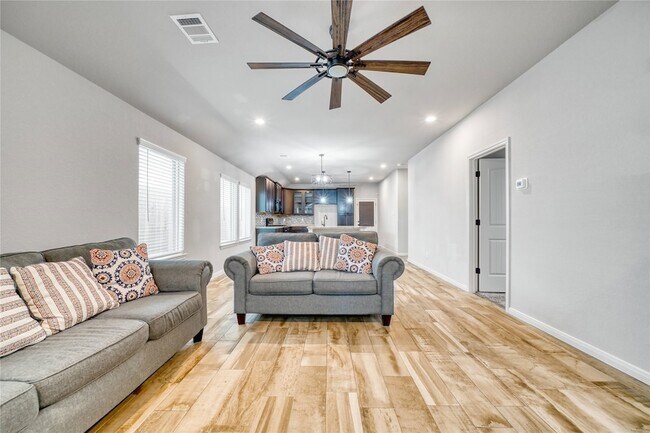 Building Photo - 7919 Cypress Country Dr