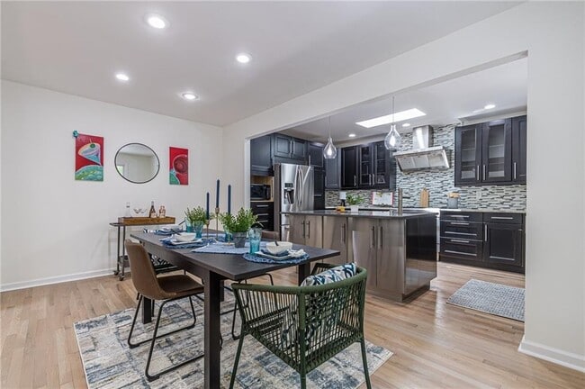 Building Photo - 4523 Runnemede Rd NW