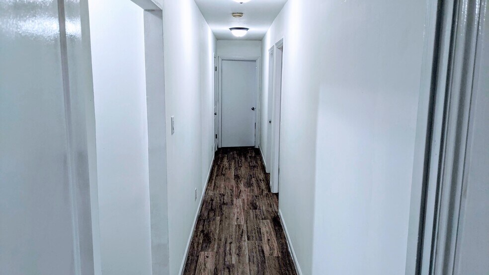 Building Photo - 13 Flamenco Cir