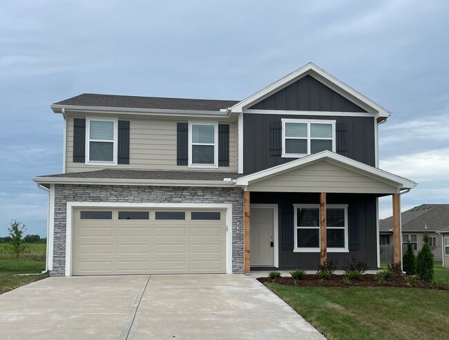 Primary Photo - 4 bedroom 2.5 bath - Blue Springs