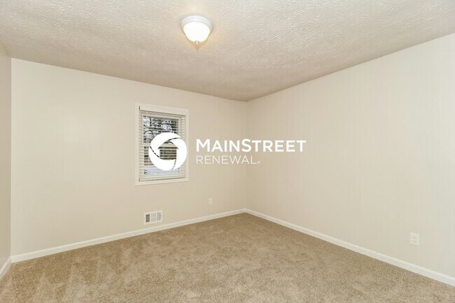 Building Photo - 4 Bedroom Pet-Friendly Home in DOUGLASVILLE, GA with Main Street Renewal