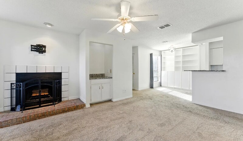 Building Photo - 10200 Belle Rive Blvd