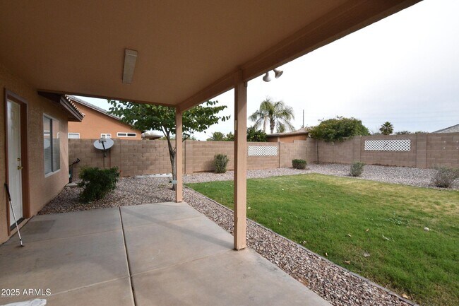 Building Photo - 2213 S Tucana Ln