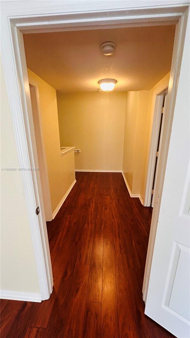 Building Photo - 6732 W Sample Rd