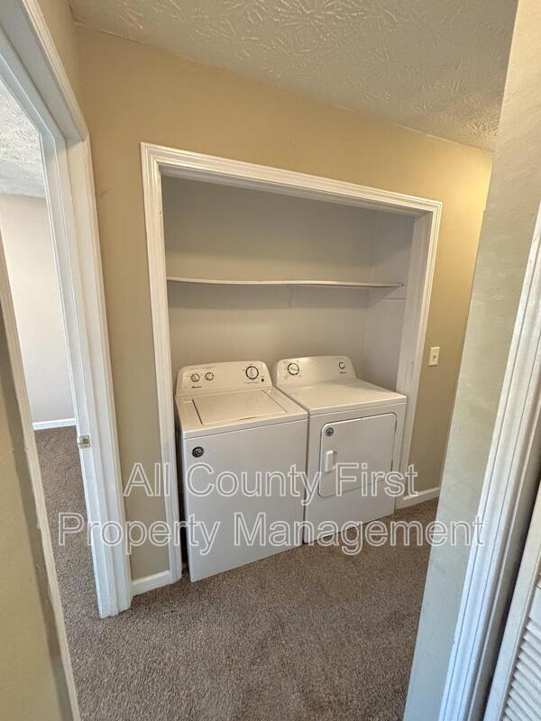 Building Photo - 2990 Rossburn Ct