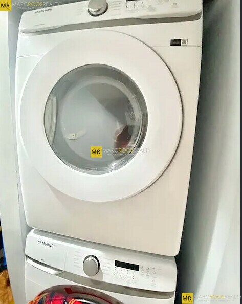 Building Photo - 739 Parker St