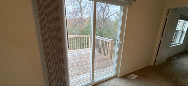 Building Photo - 1038 White Tail Ln