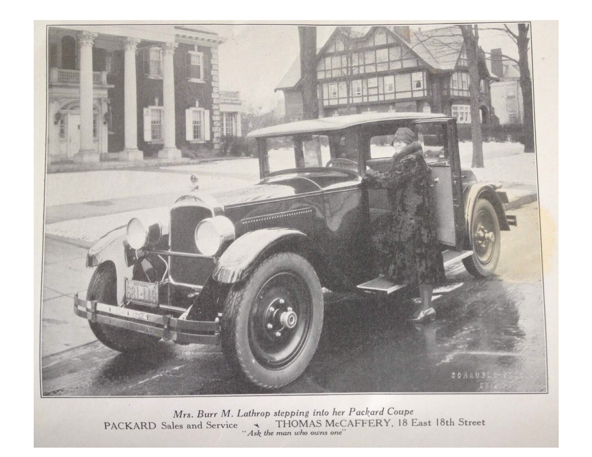 1927 Photo with 542 W 6th in background - 542 6th W St