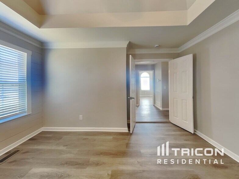 Building Photo - 146B Waterford Way