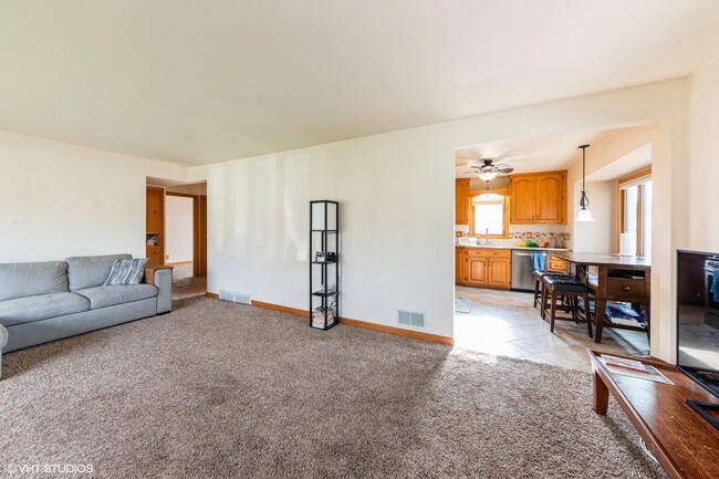 Building Photo - 6611 51st Ave