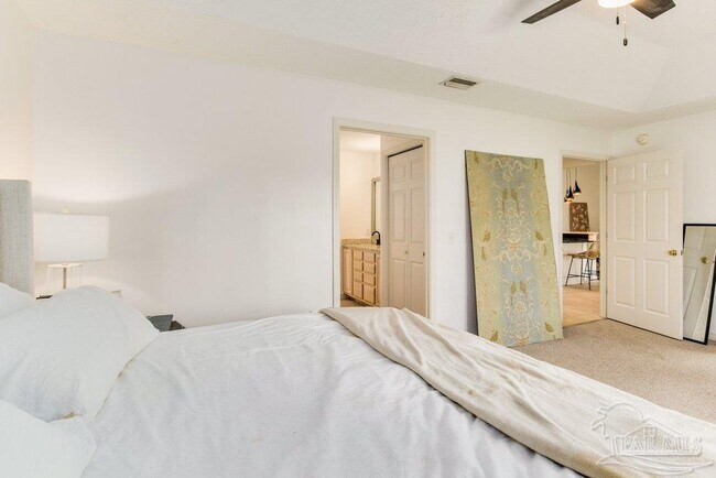 Building Photo - 5217 Choctaw Ave