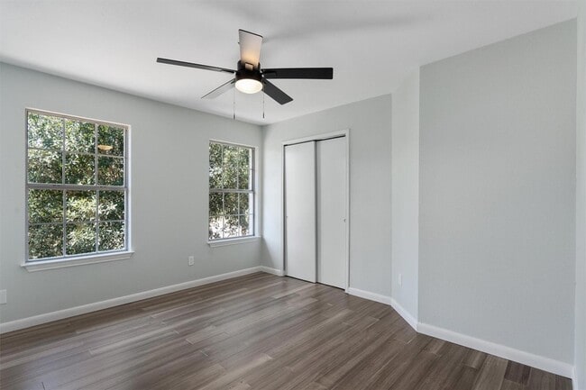 Building Photo - 6300 Crumley Ln