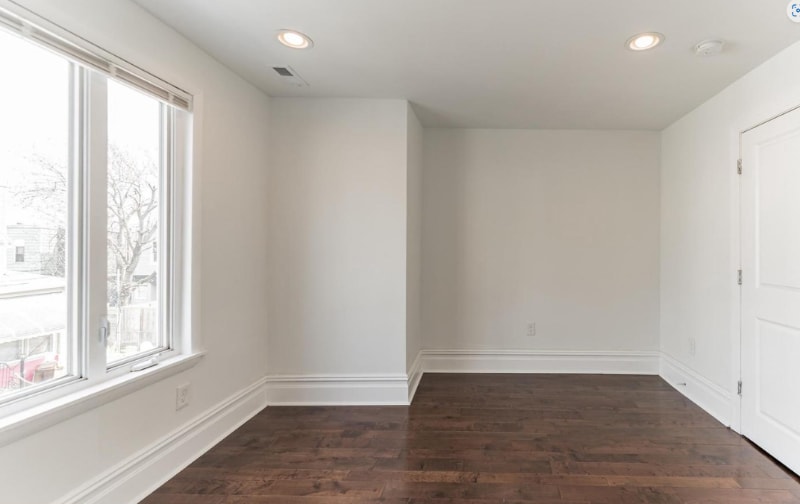 Building Photo - 1530 S Vogdes St