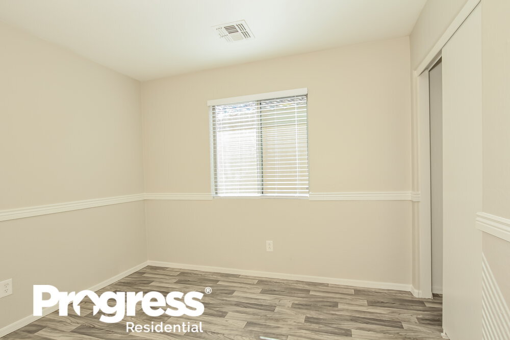 Building Photo - 12417 W Mandalay Ln