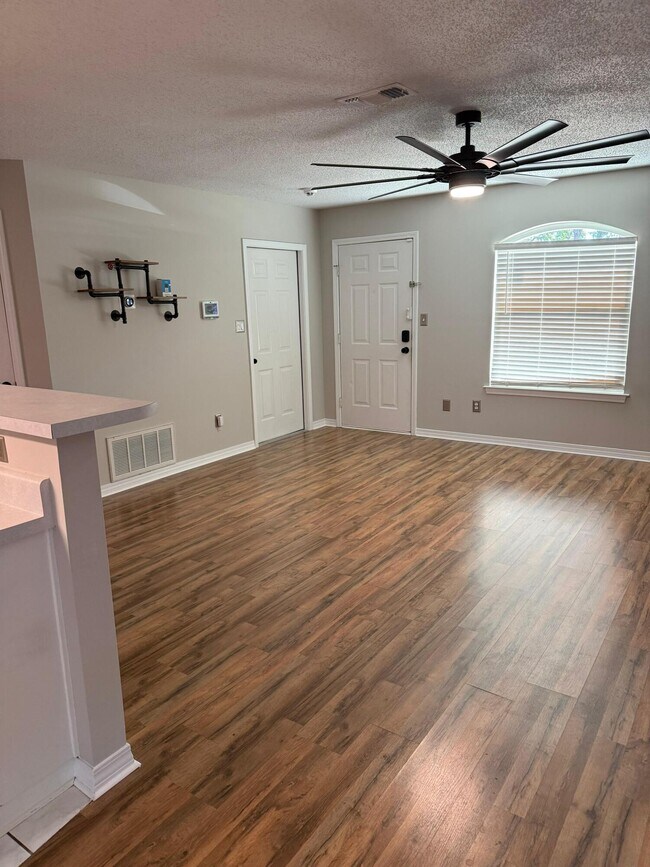 Building Photo - 38 Ruby Cir