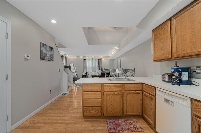 Building Photo - 3524 W Shore Rd