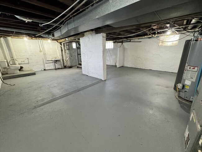 Building Photo - 2807 Chestnut St