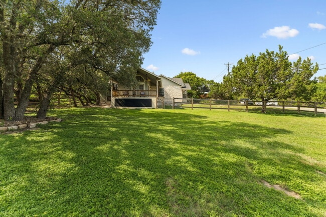 Building Photo - 102 Scissor Tail Trail