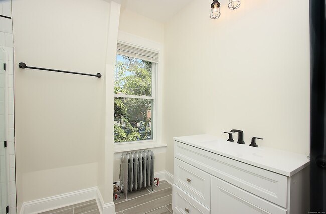 Building Photo - 62 Whitney St