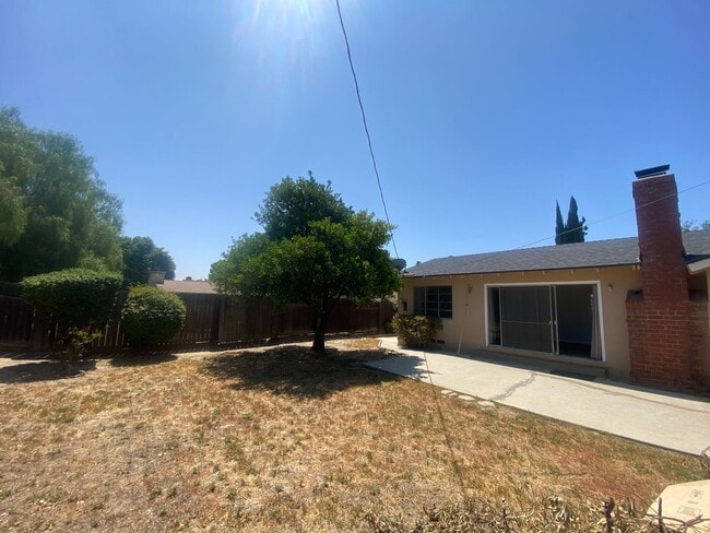 Building Photo - Charming Home on Cul-de-Sac