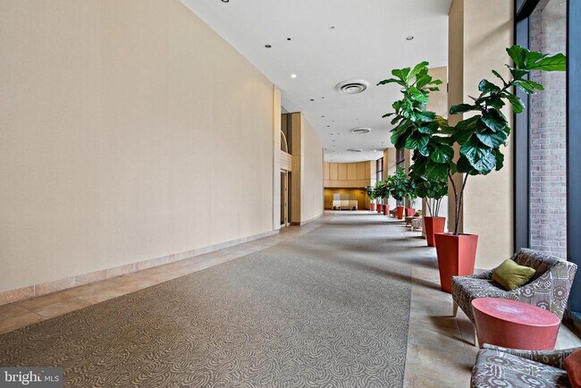 Building Photo - 1805 Crystal Dr