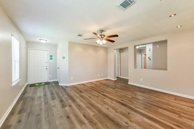 Building Photo - 10247 Country Squire Blvd