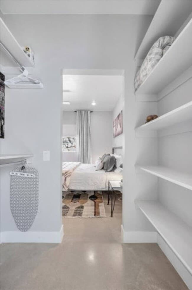 Building Photo - Blackrock Bungalow