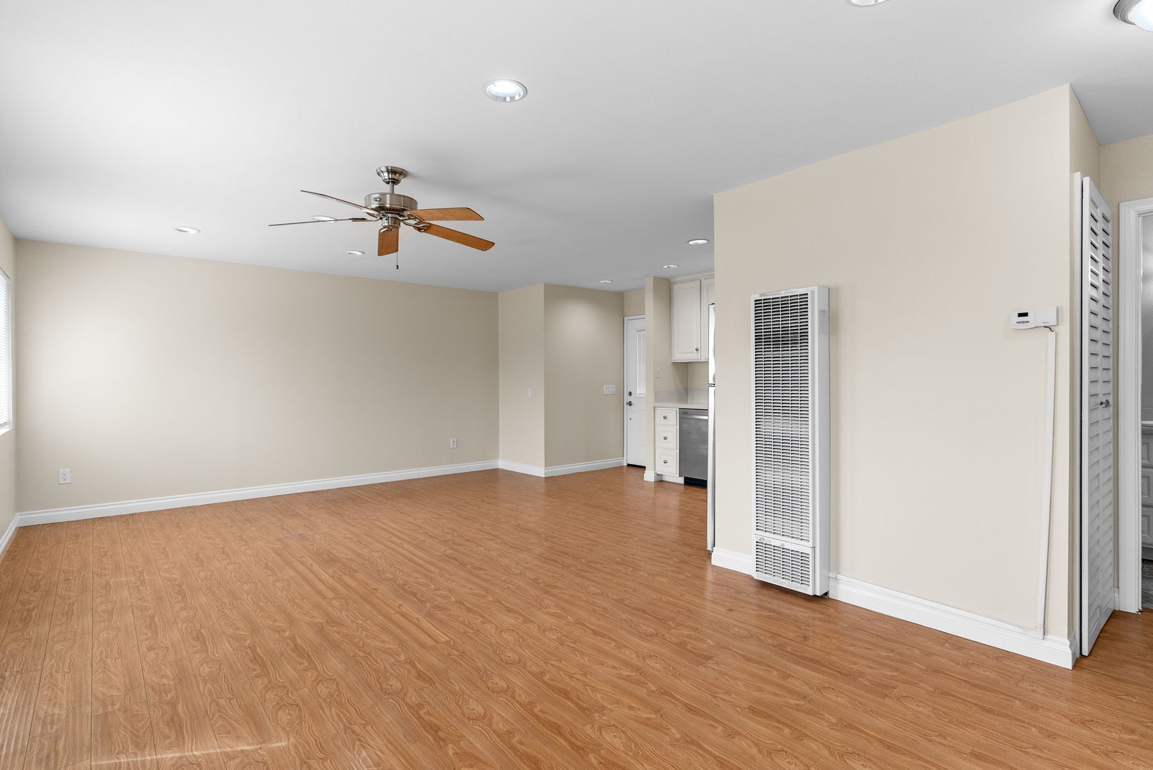 Building Photo - 2884 La Salle Ave