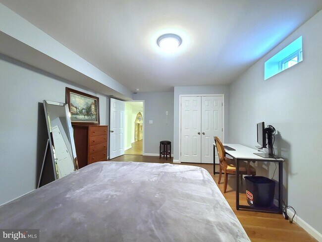 Building Photo - 110 Bentpath Ct