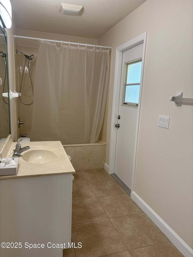 Building Photo - 791 Sunset Lakes Dr