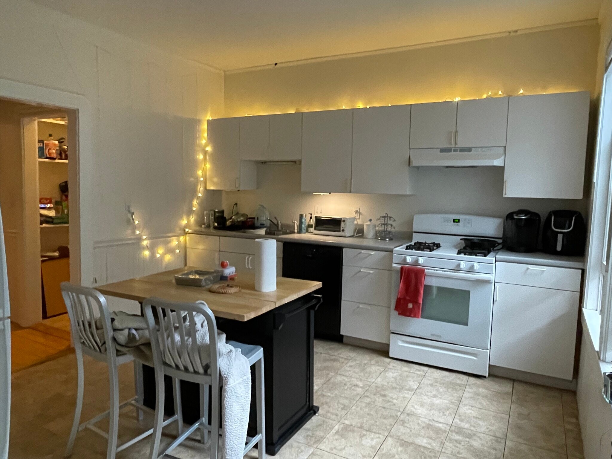 Building Photo - 32 Chatham St