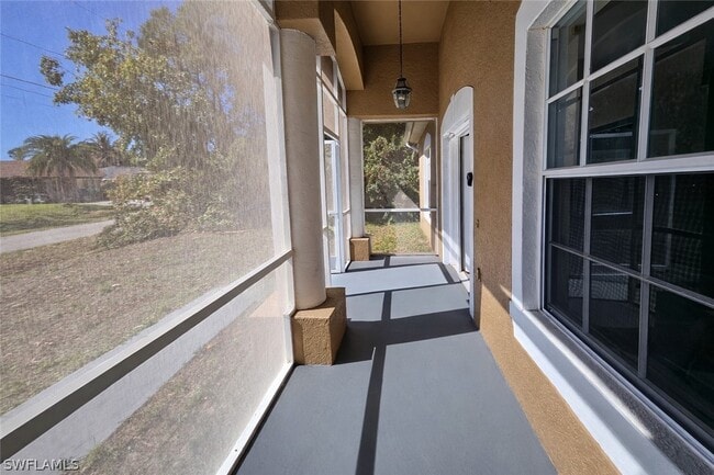 Building Photo - 2502 10th St W