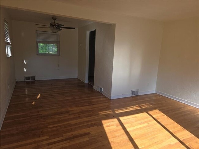 Building Photo - 416 Jacobson Dr