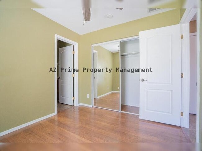 Building Photo - 5616 S 21st Pl