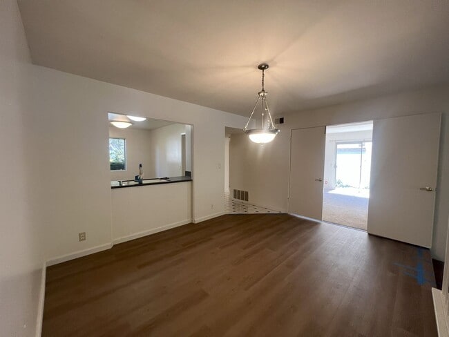 Building Photo - ***$1000 off of 1st months rent*** Condo N...