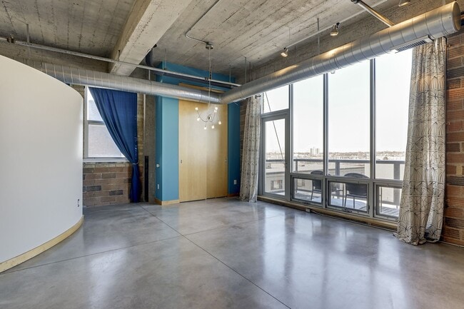 Building Photo - 901 N 3rd St