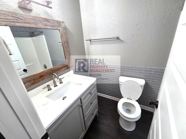 Building Photo - !!MOVE-IN SPECIAL- 50% OFF 1ST FULL MONTH RENT!!  Beautiful 3 Bedroom, 2 Bath in Lacey!