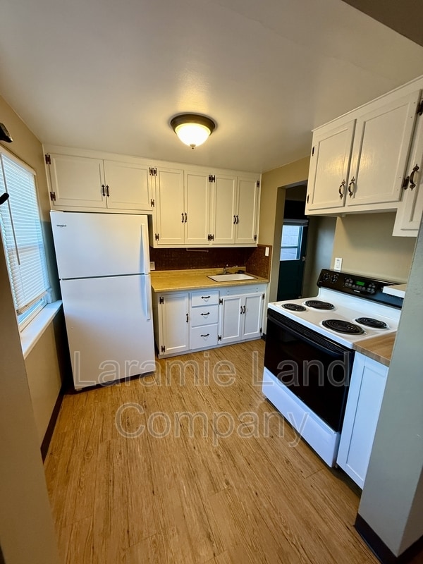 Building Photo - 551 N 10th St