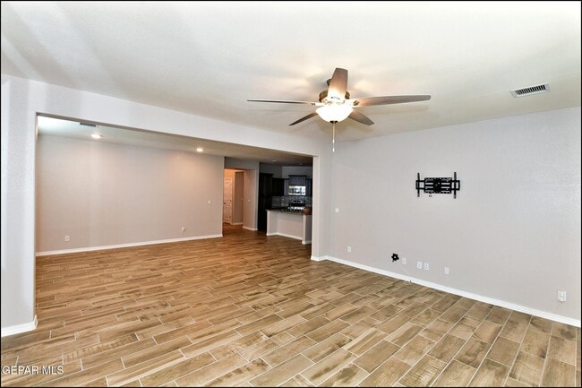 Building Photo - 10716 Drew Pearson Dr