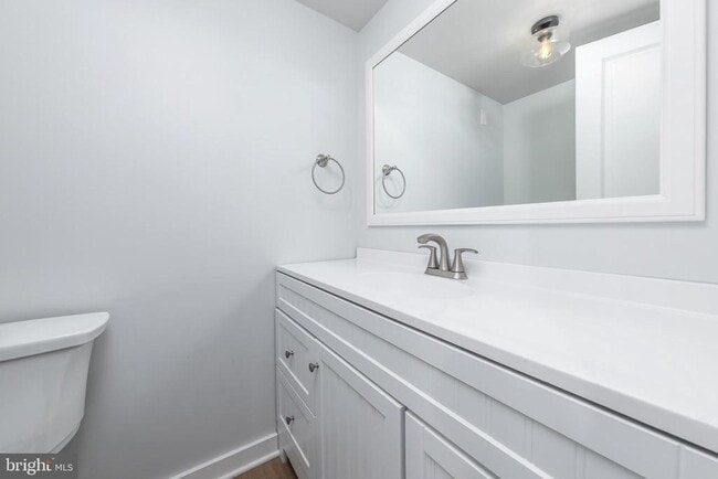 Building Photo - 115 Greenvale Ct