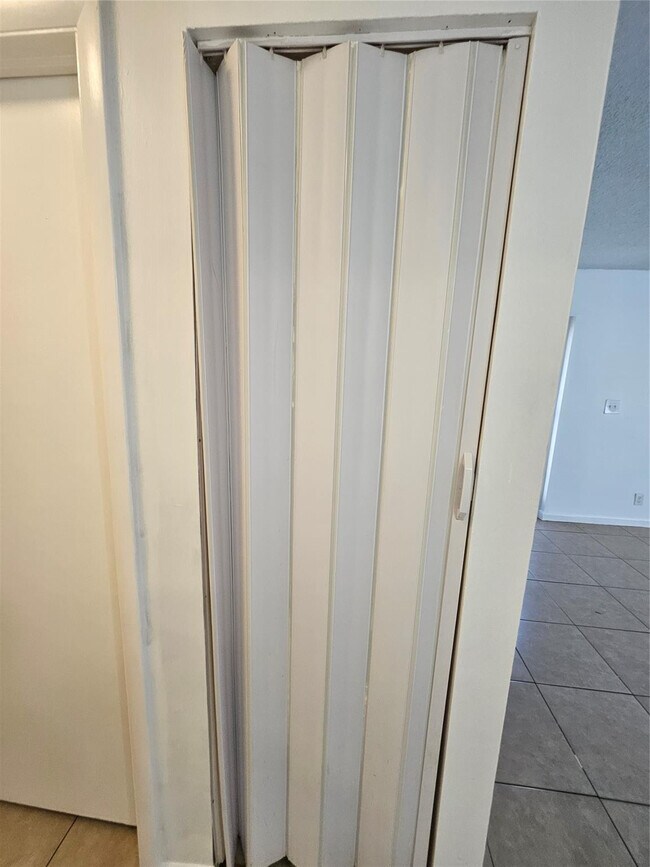 Building Photo - 2220 NW 59th Wy